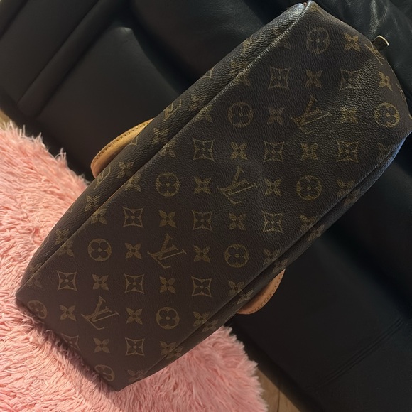 LV Deauville Handbag - Picture 9 of 15
